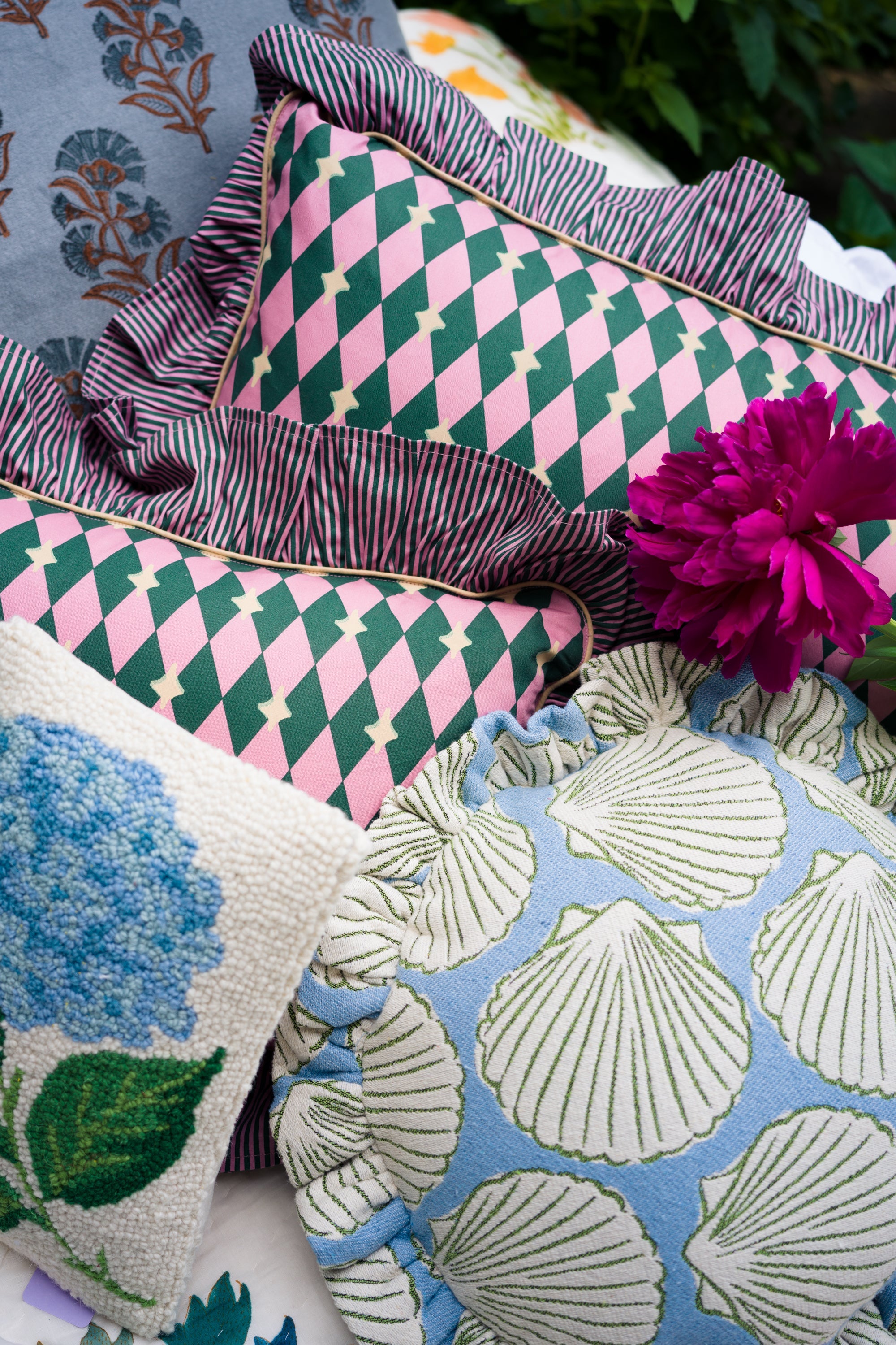 Cushions & Throws