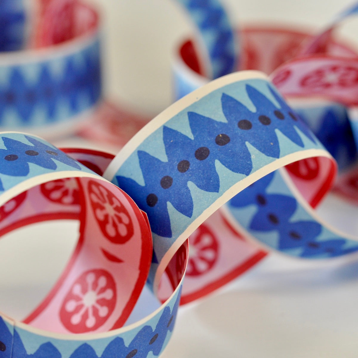 garland - paper chain: pink and blue