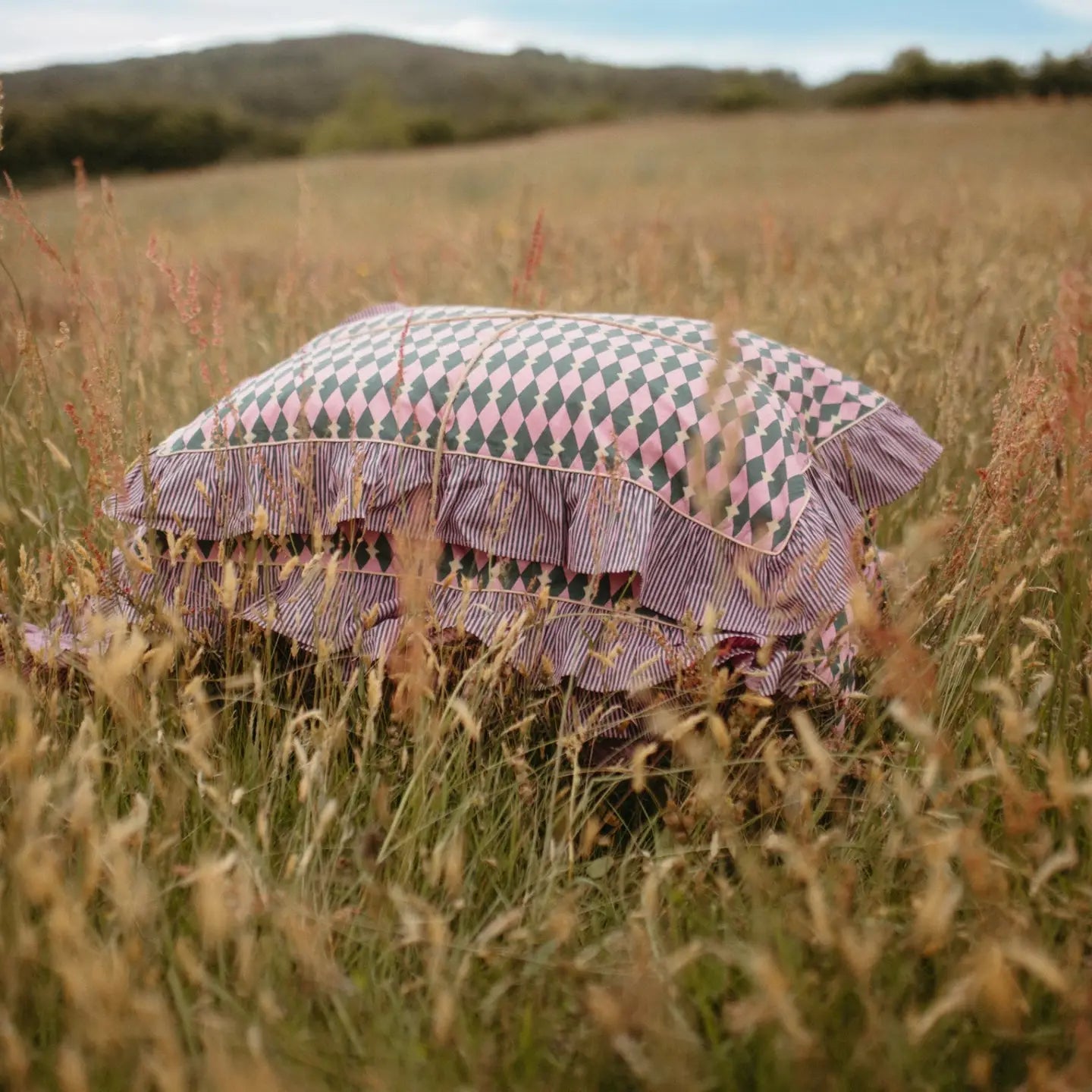 bedding - pillowcases: pink harlequin