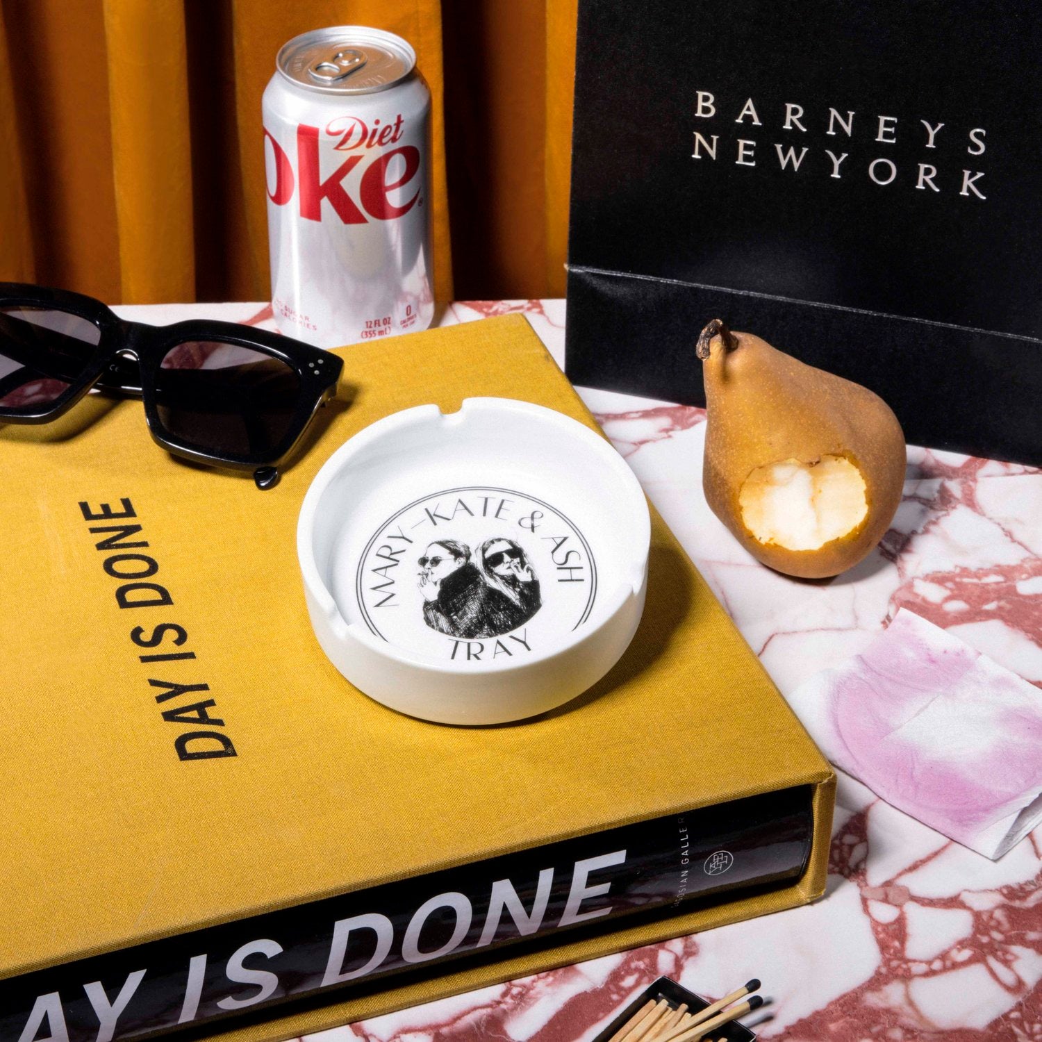 ashtray - mary-kate and ash tray