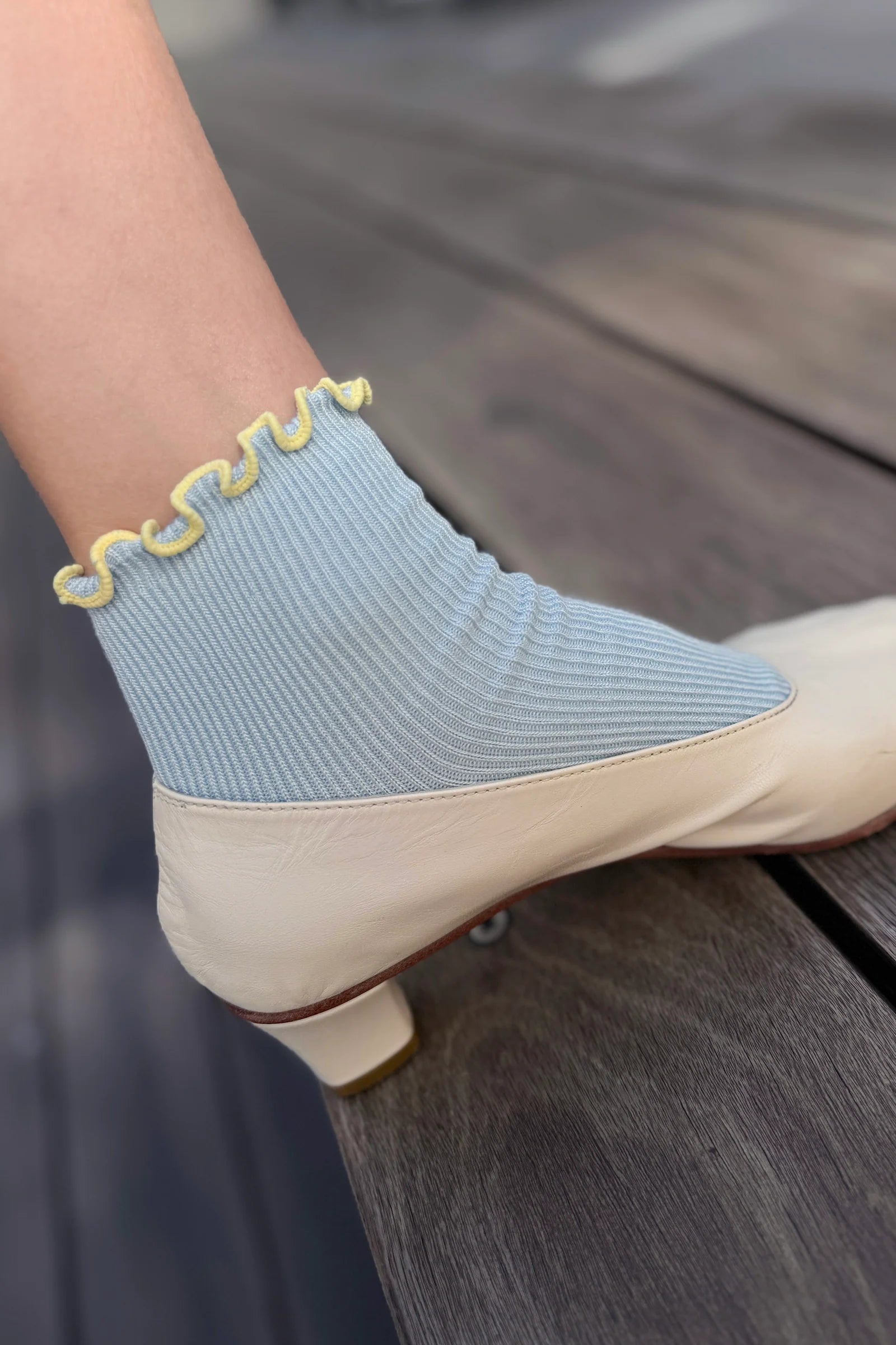 socks - petit ruffled modal: baby blue