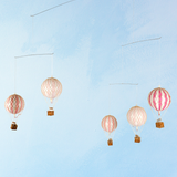 mobile - montgolfière - roses