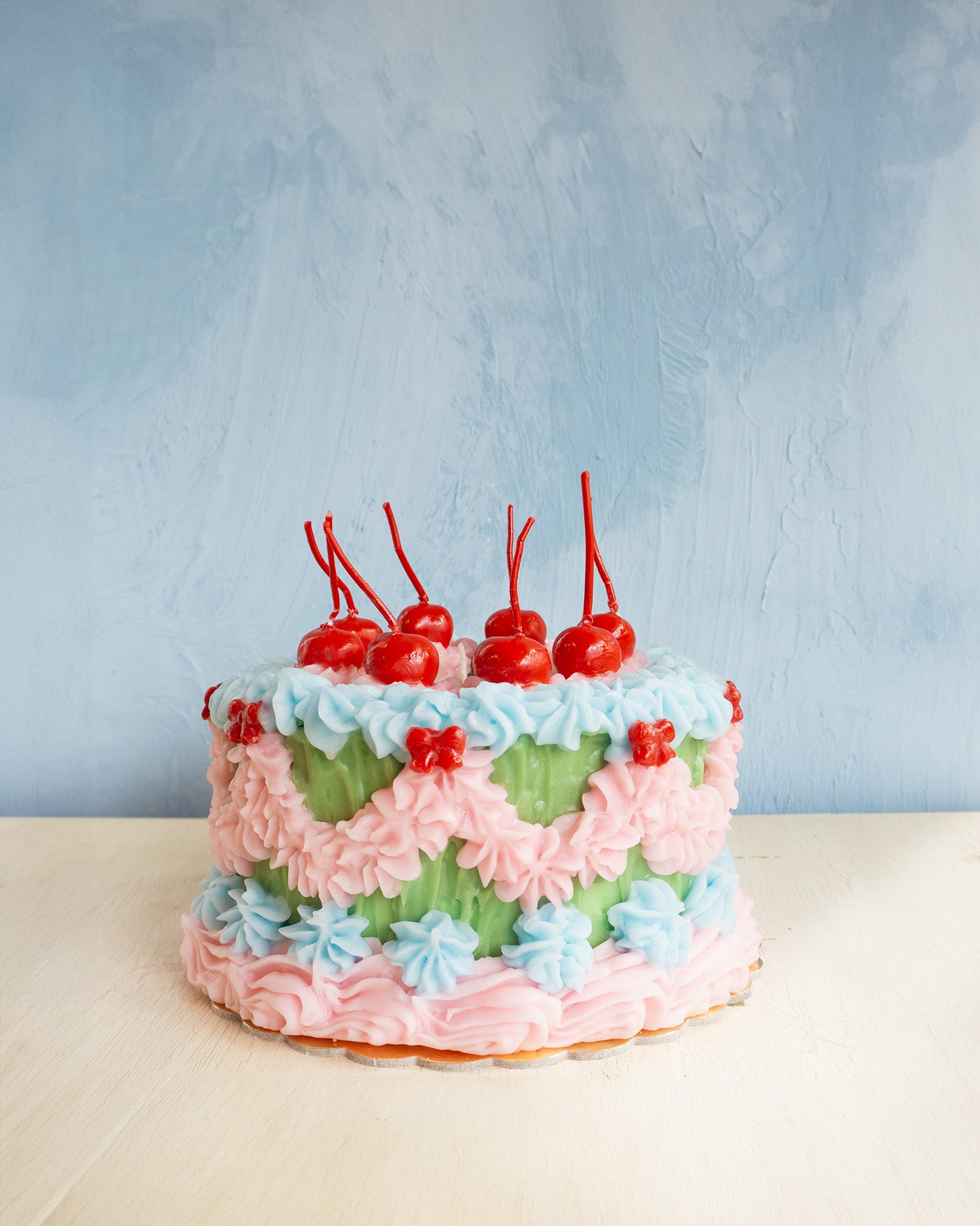 candle - food: cherry cake