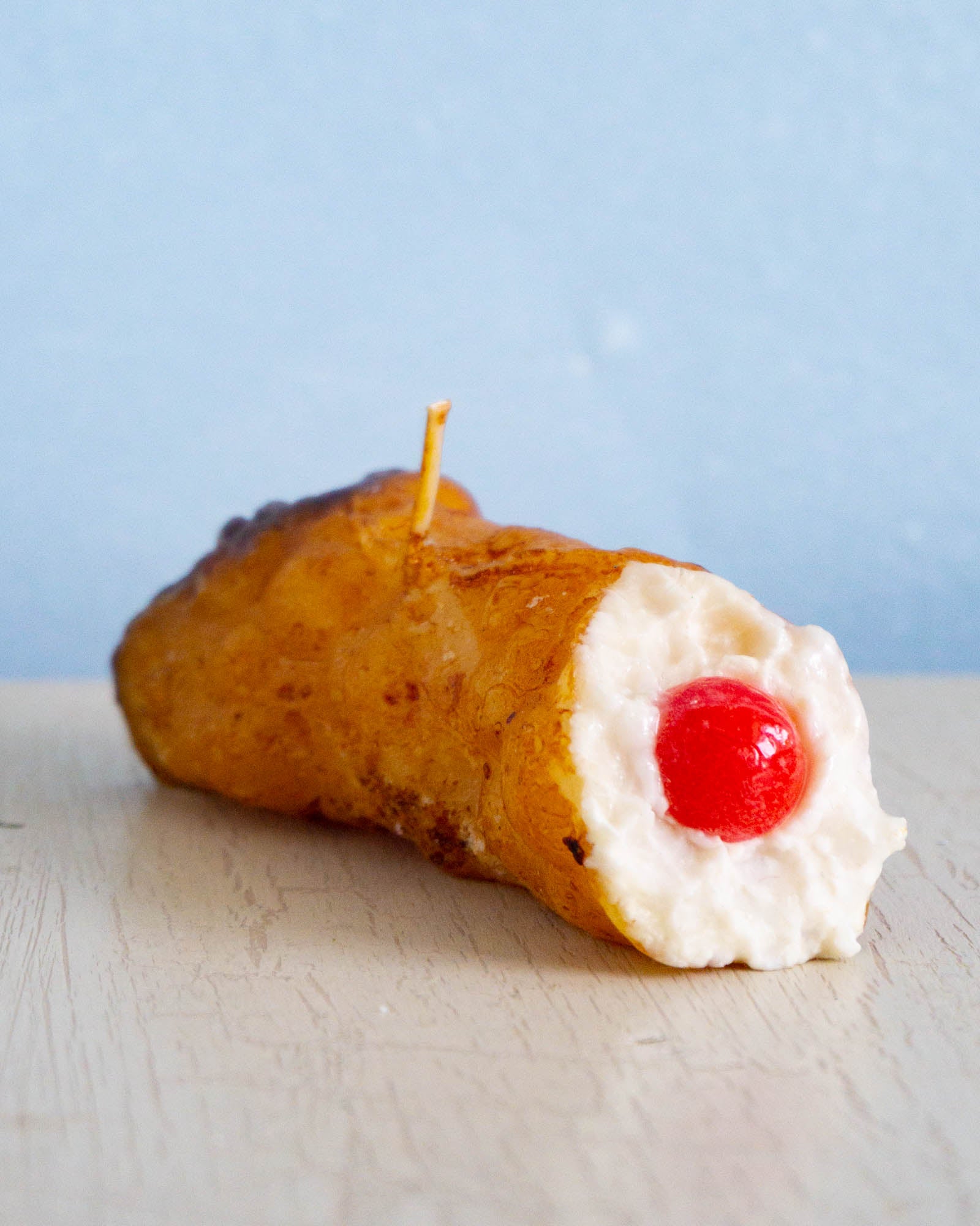 candle - food: cannoli