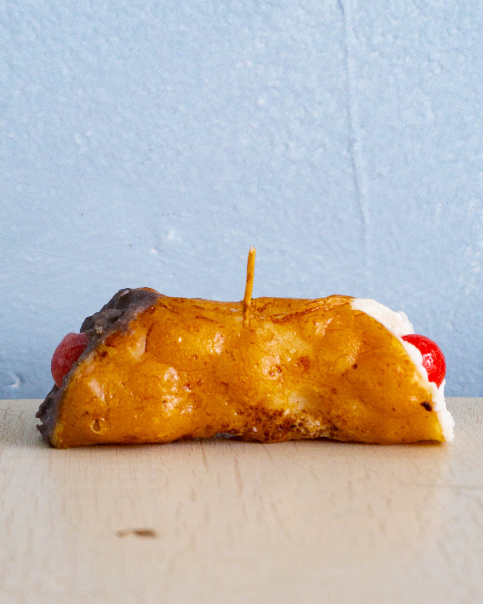 candle - food: cannoli
