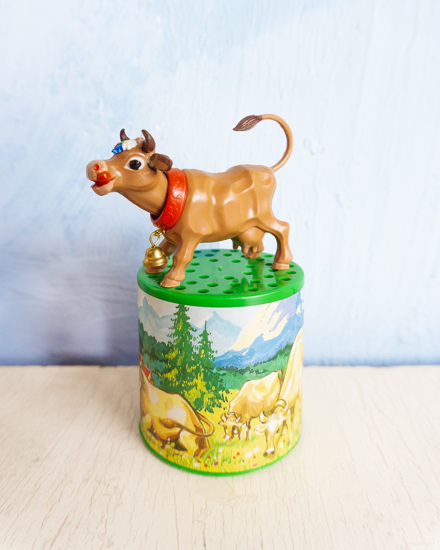 toy - cow goes moo! sound box