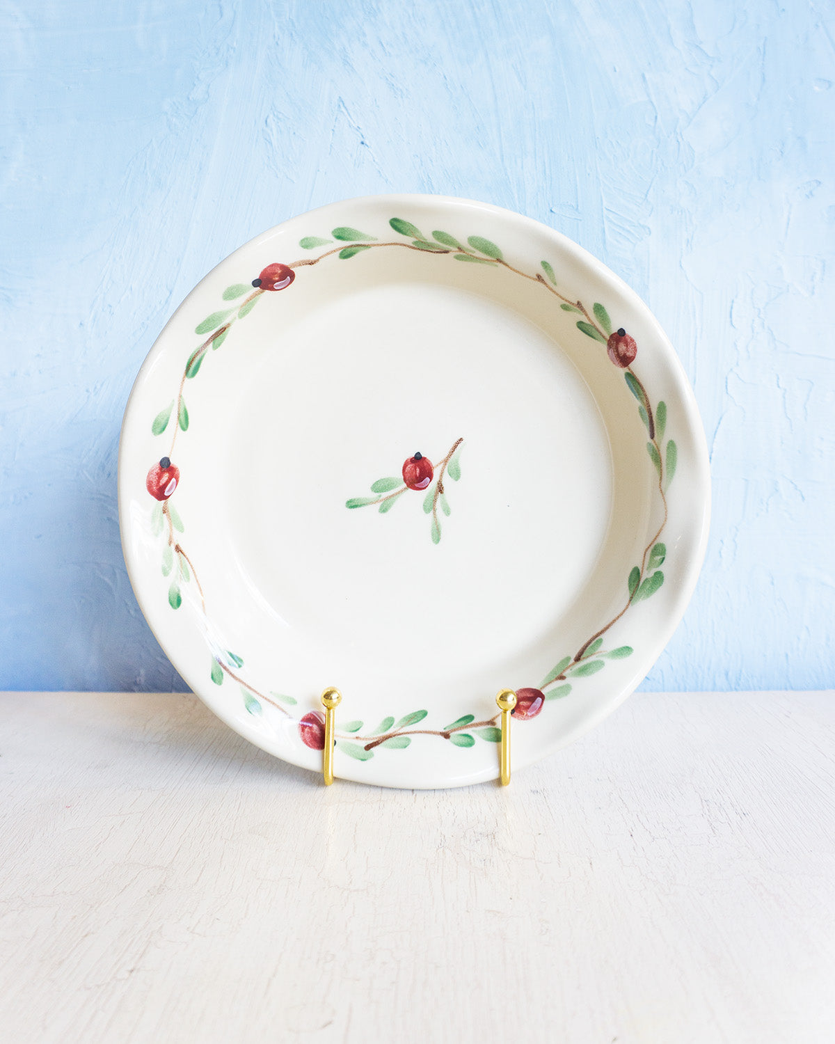 frilly pie plate - cranberry