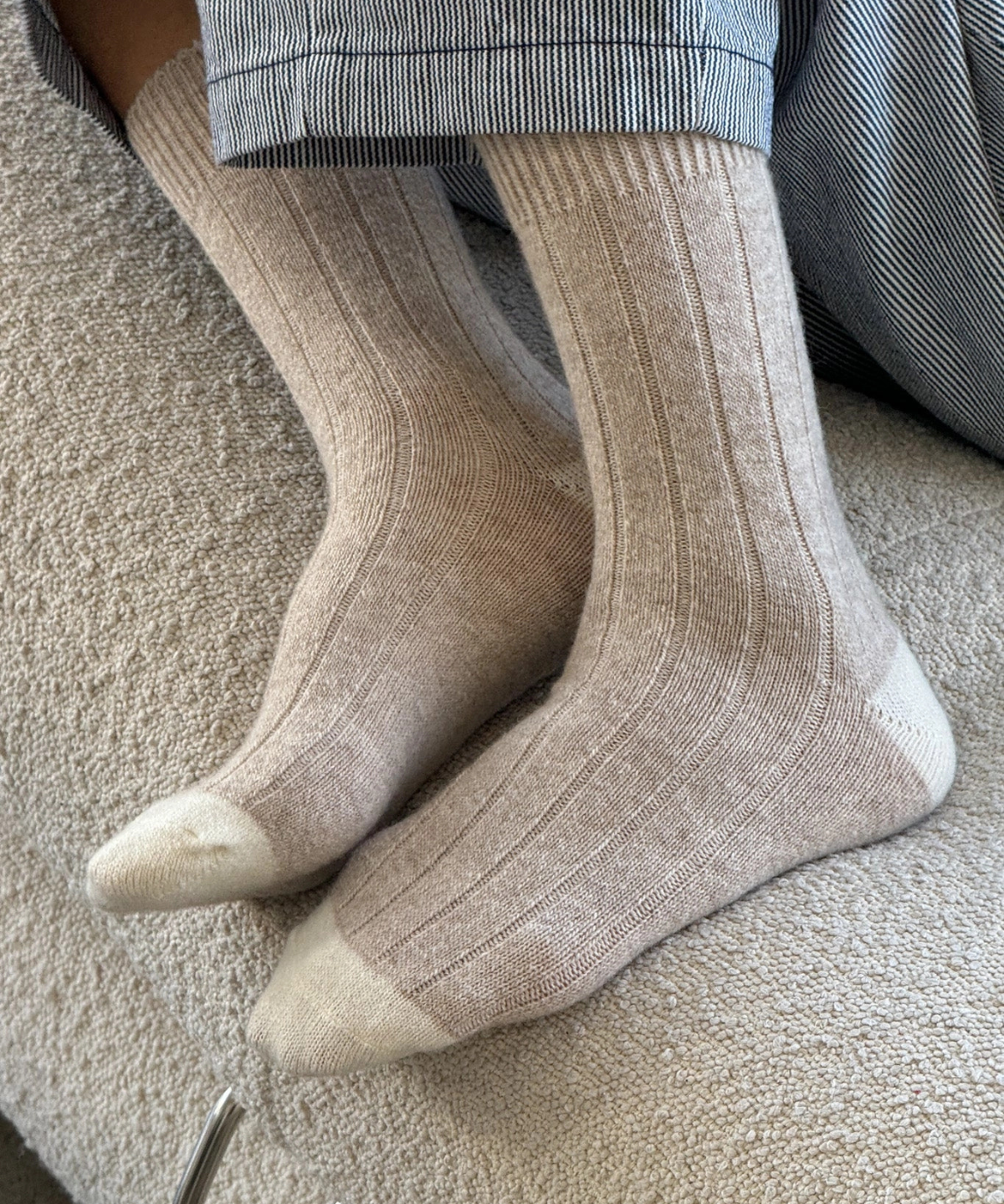 socks - cashmere classic - fawn