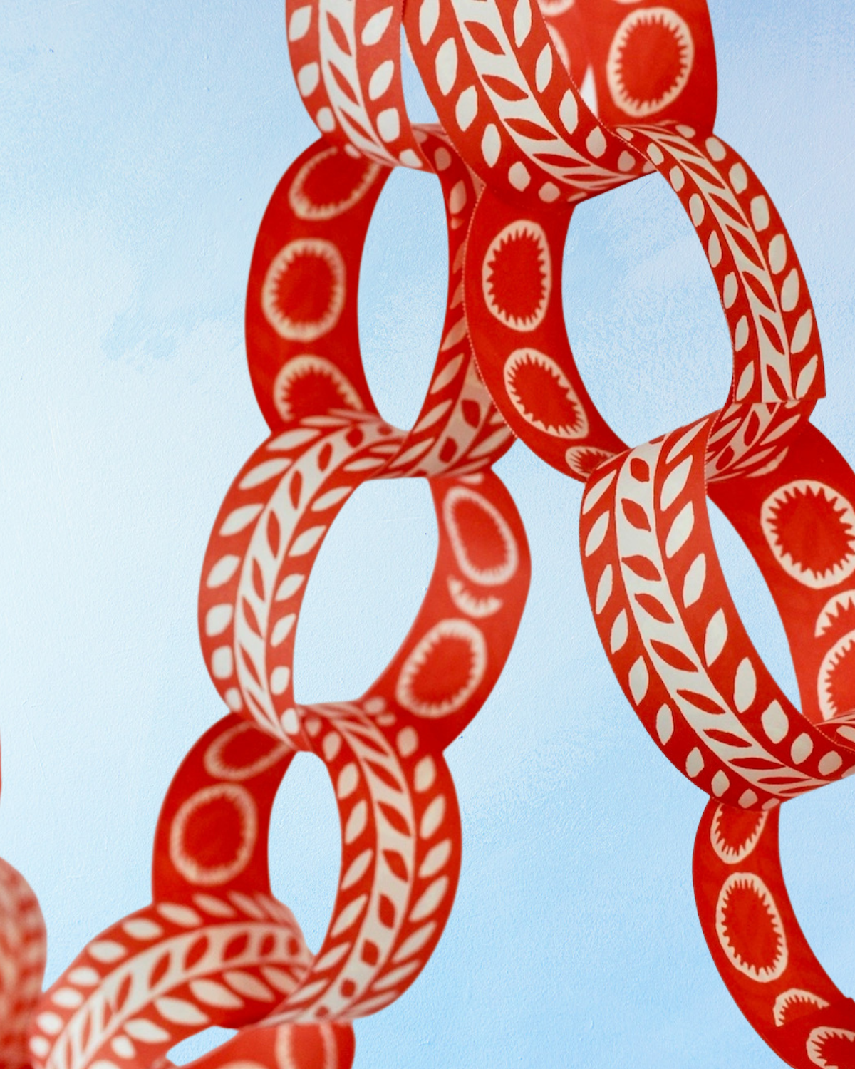 garland - paper chain: red and white