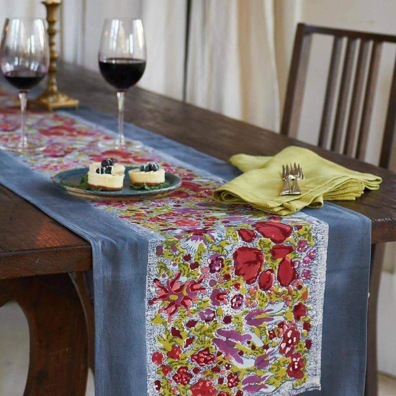 table runner - jardin: red and grey