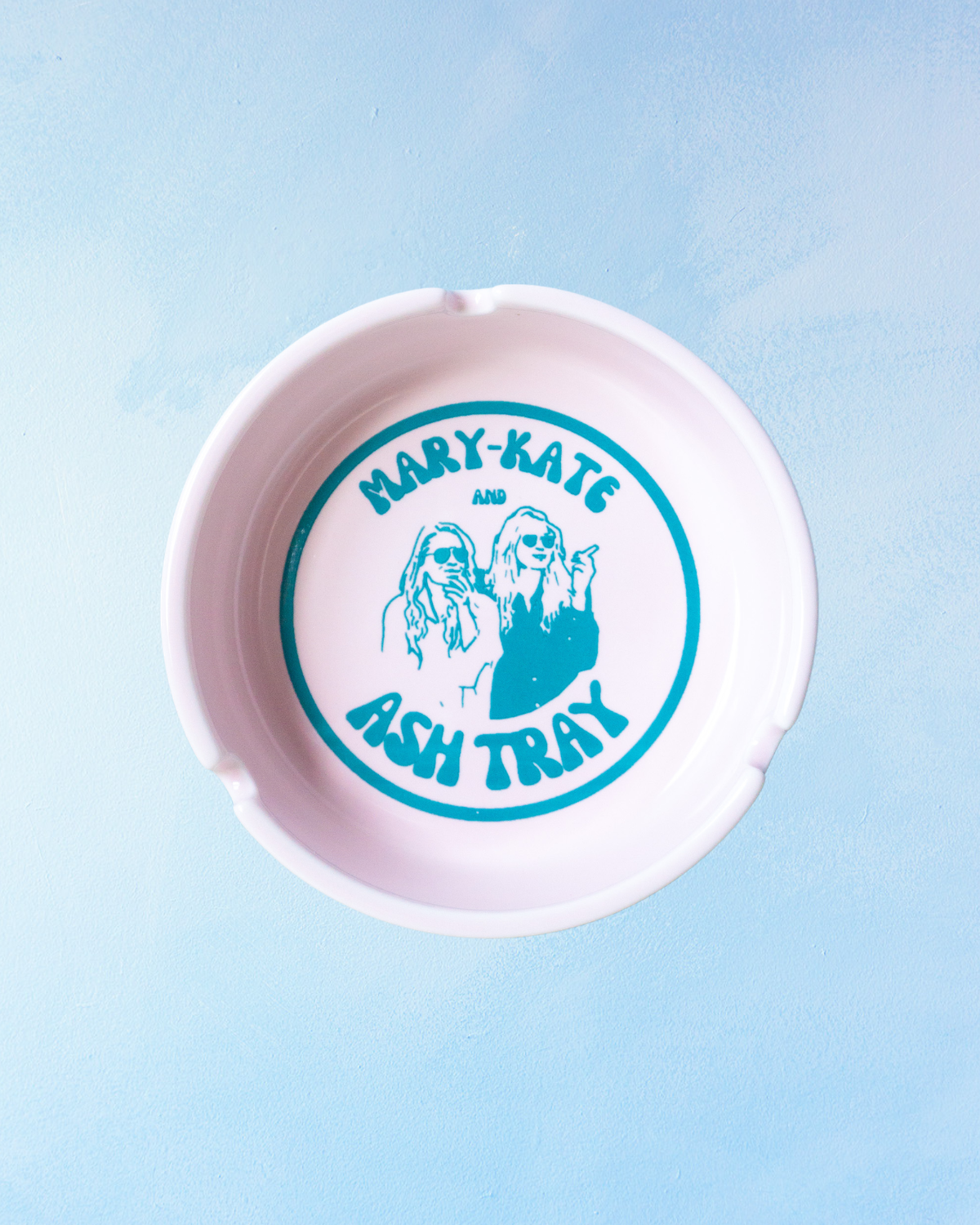 ashtray - pink mary-kate and ash tray