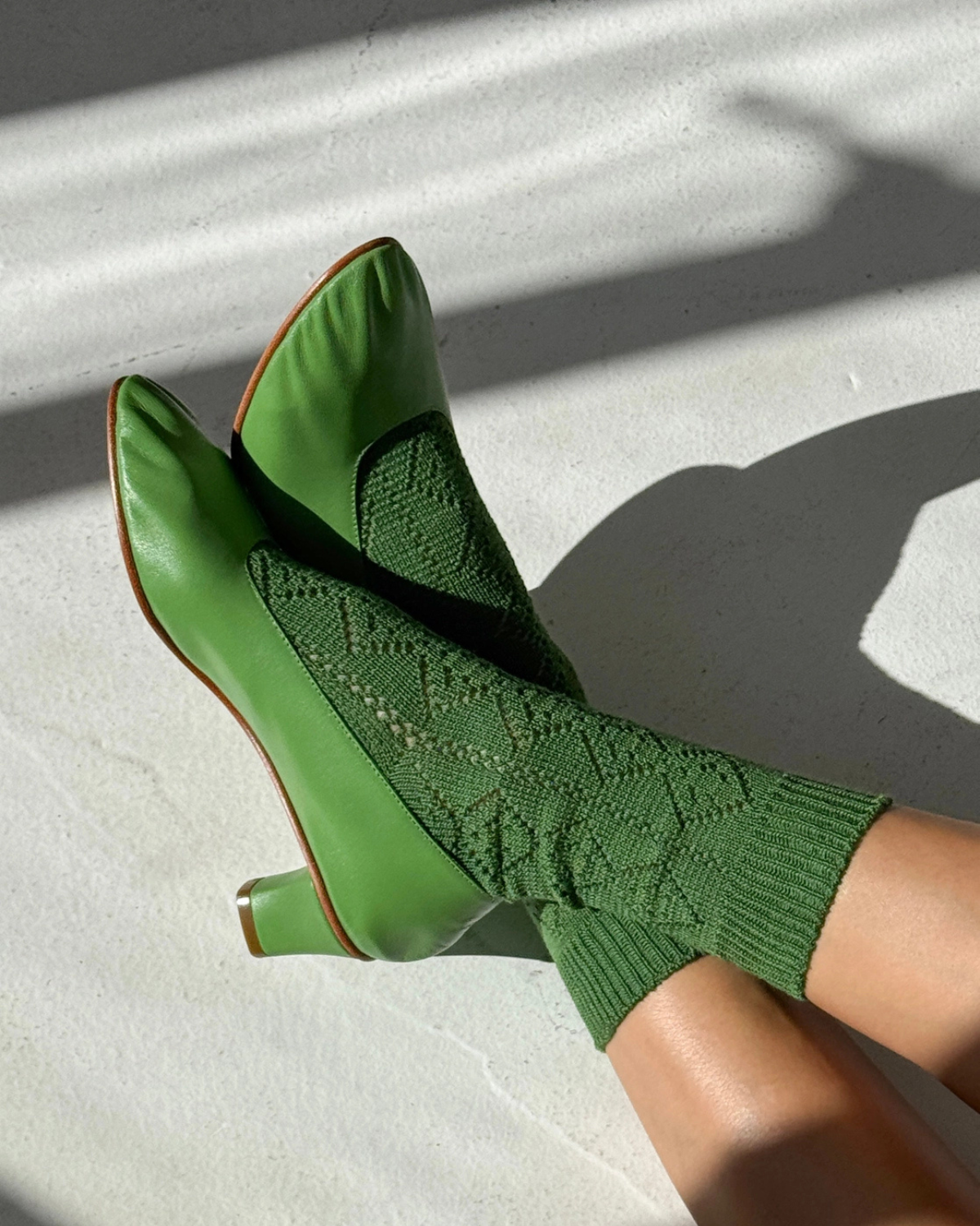 socks - modal eyelet - palm green