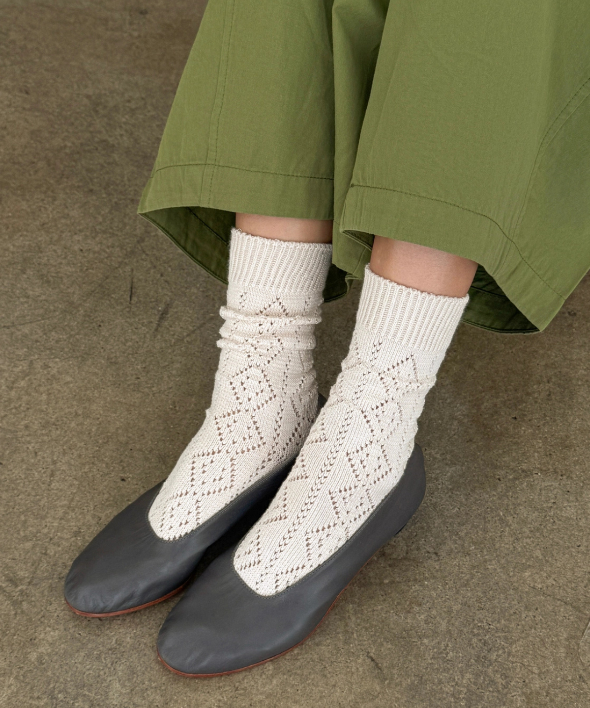 socks - modal eyelet - oyster