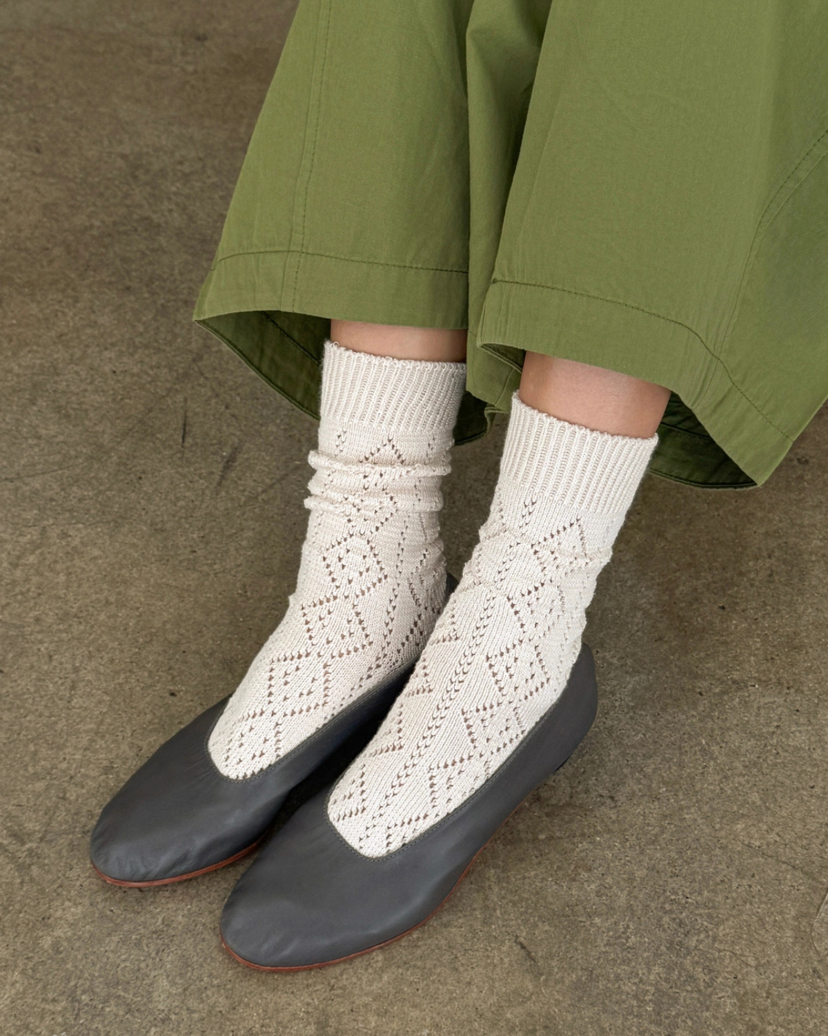 socks - modal eyelet - oyster