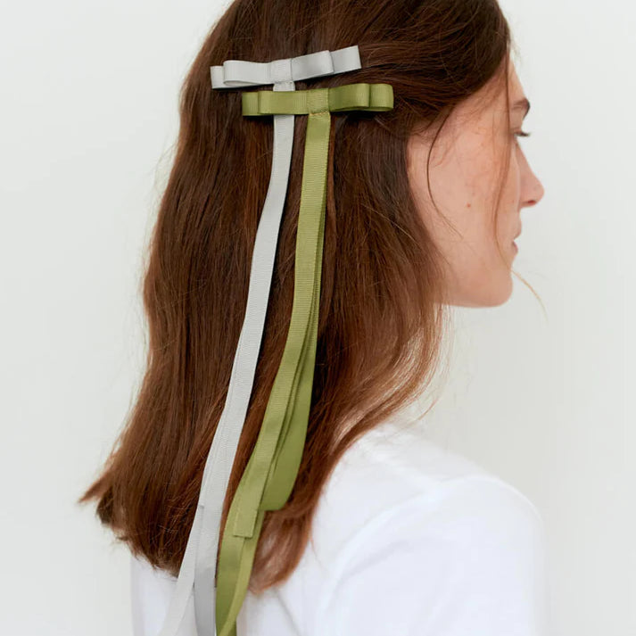 nadiia ribbon barette on model