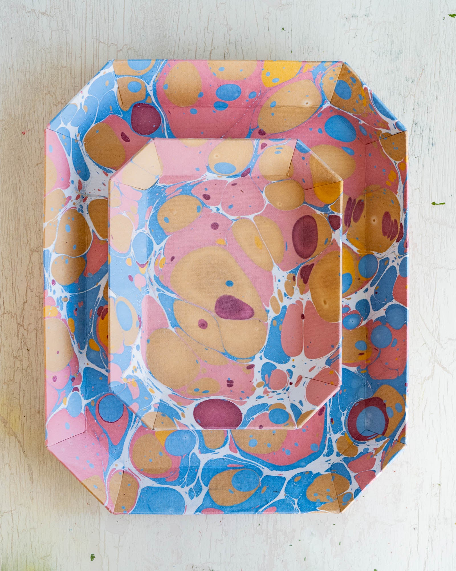 Octangonal tray set in golden marble