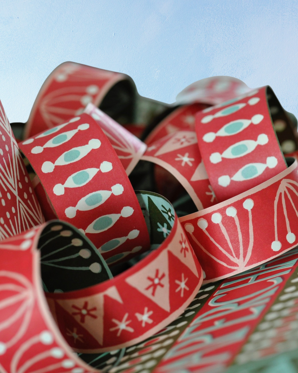 garland - paper chain: red and turquoise