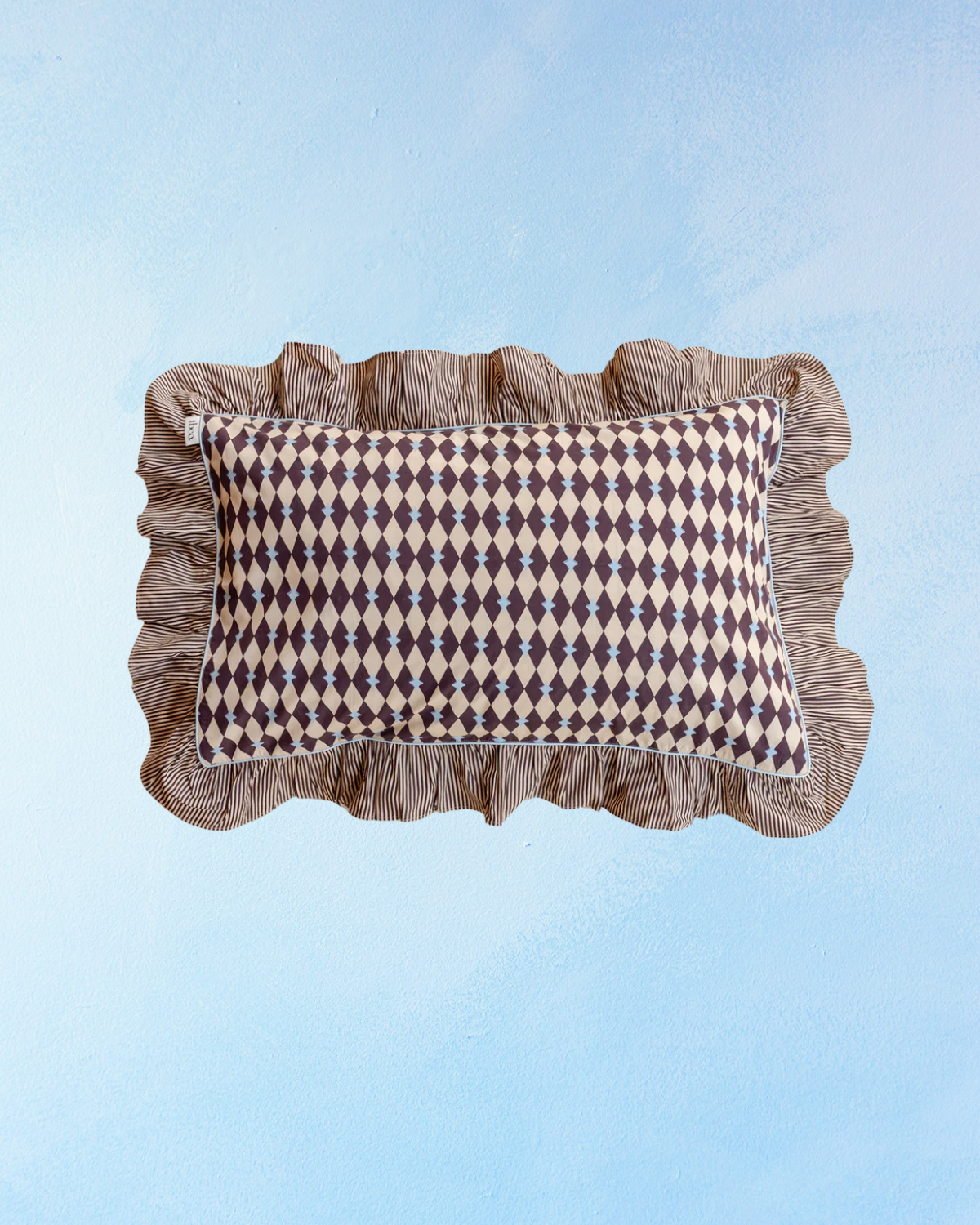 bedding - pillowcases: camel harlequin