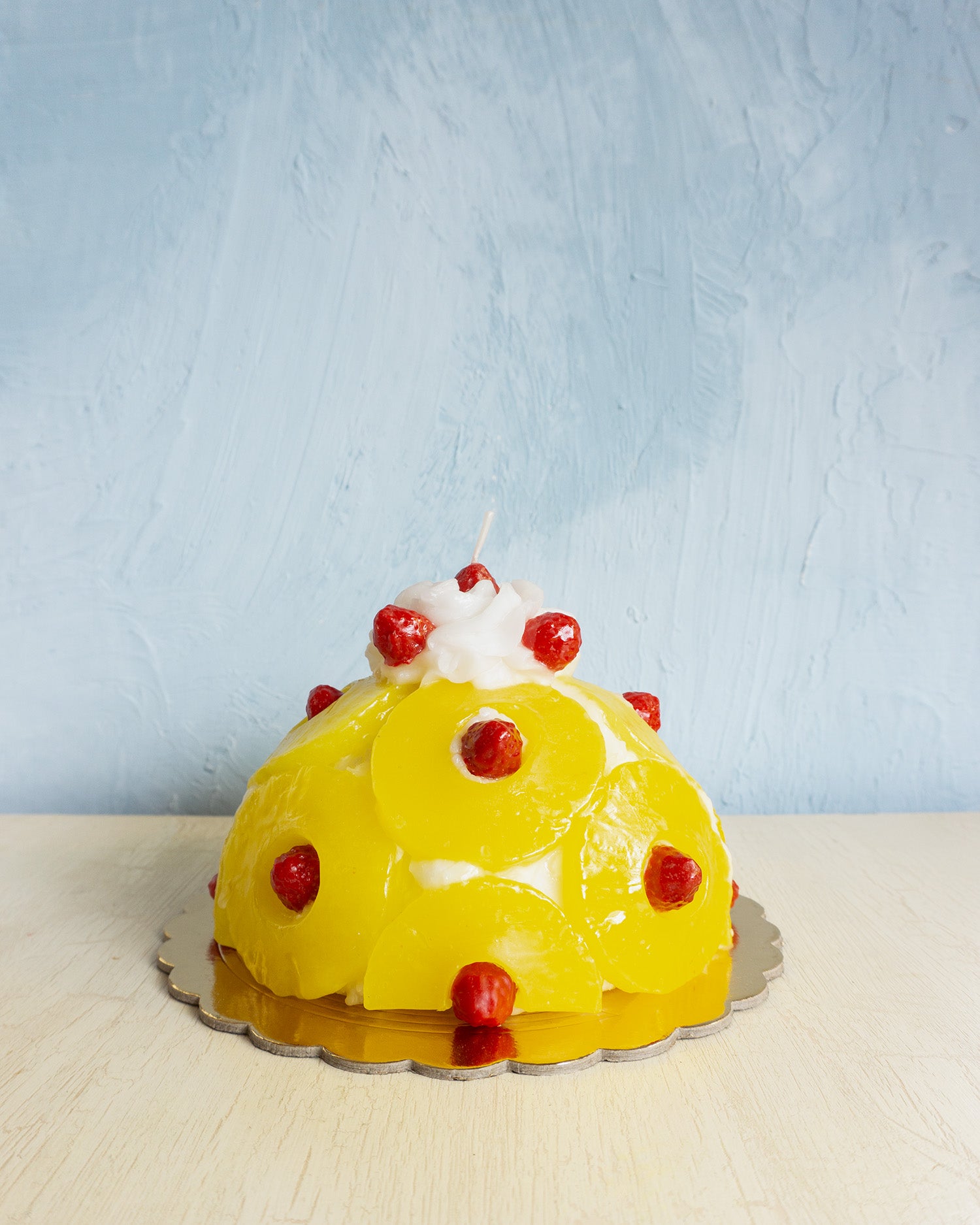 candle - food: pineapple cake