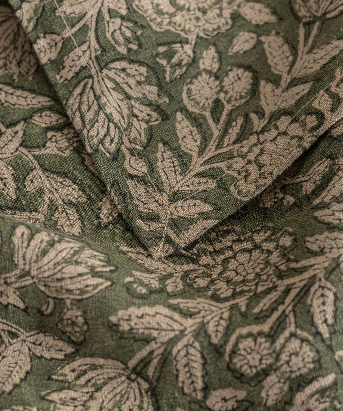 tablecloth - linen rio green