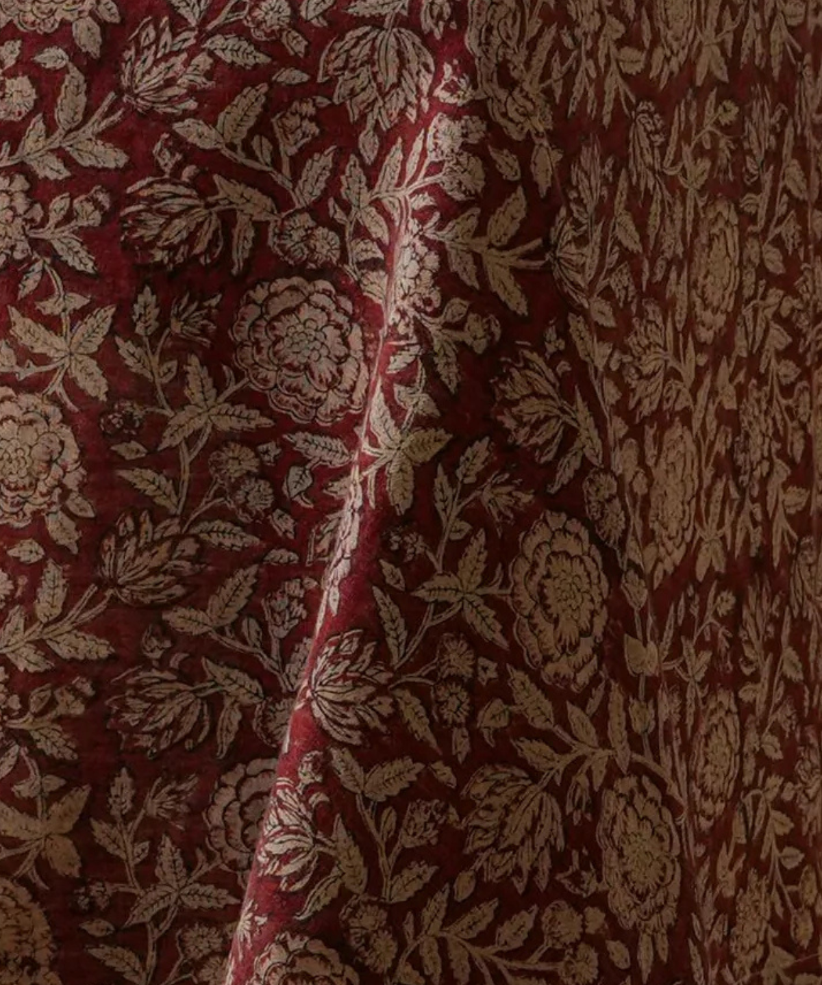 tablecloth - linen rio red