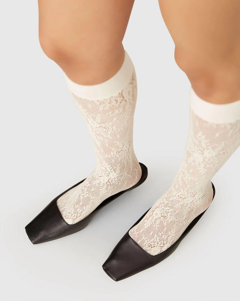 Swedish stockings rosa lace knee highs in ivory