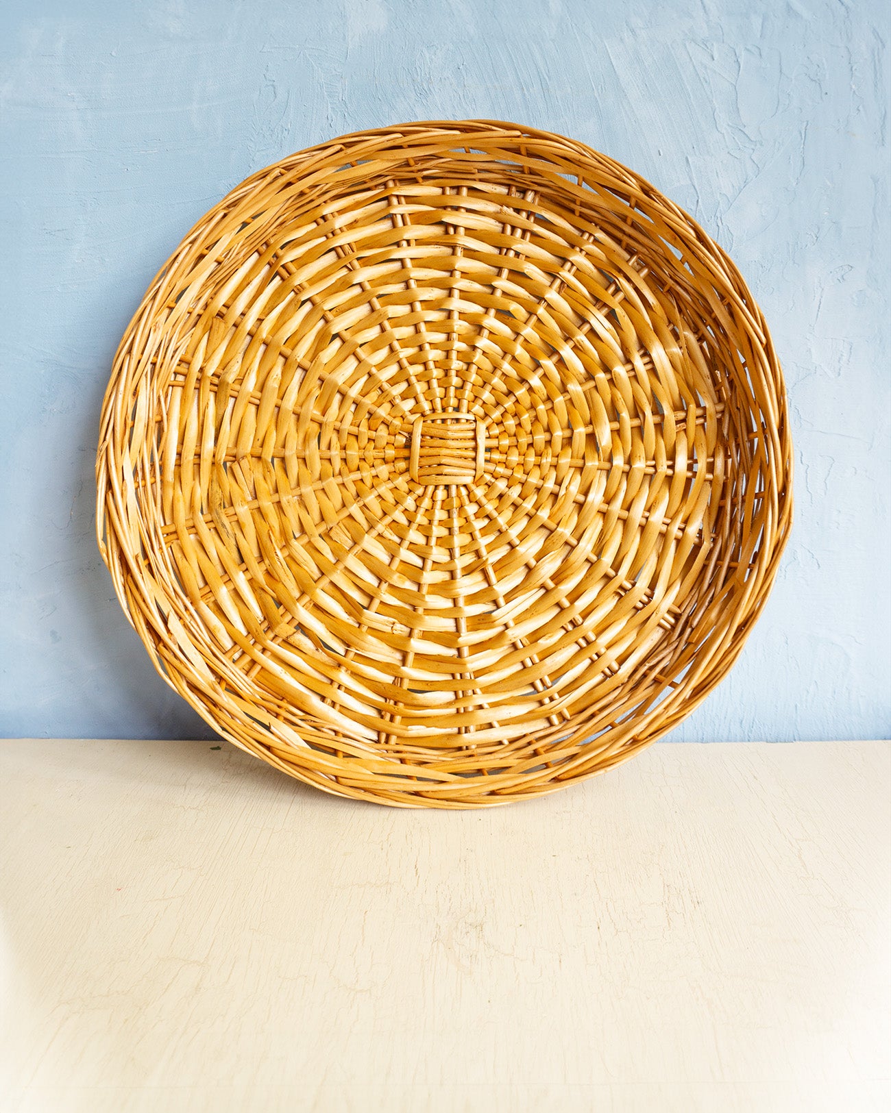 plateau en osier rond - plusieurs styles