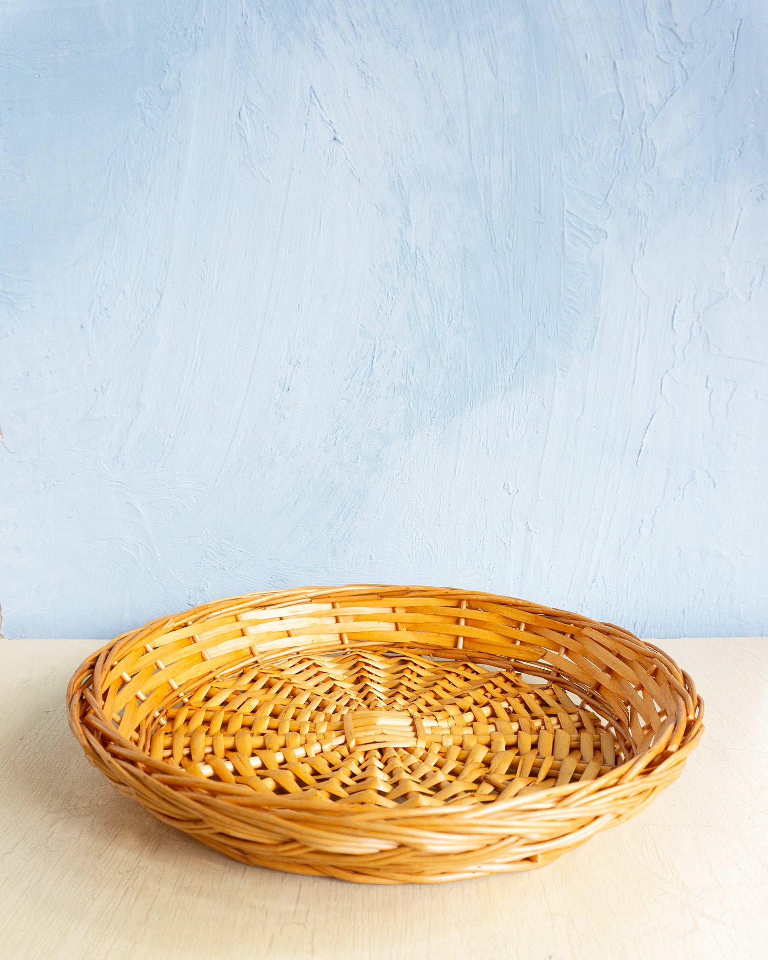 round basket tray - multiple styles
