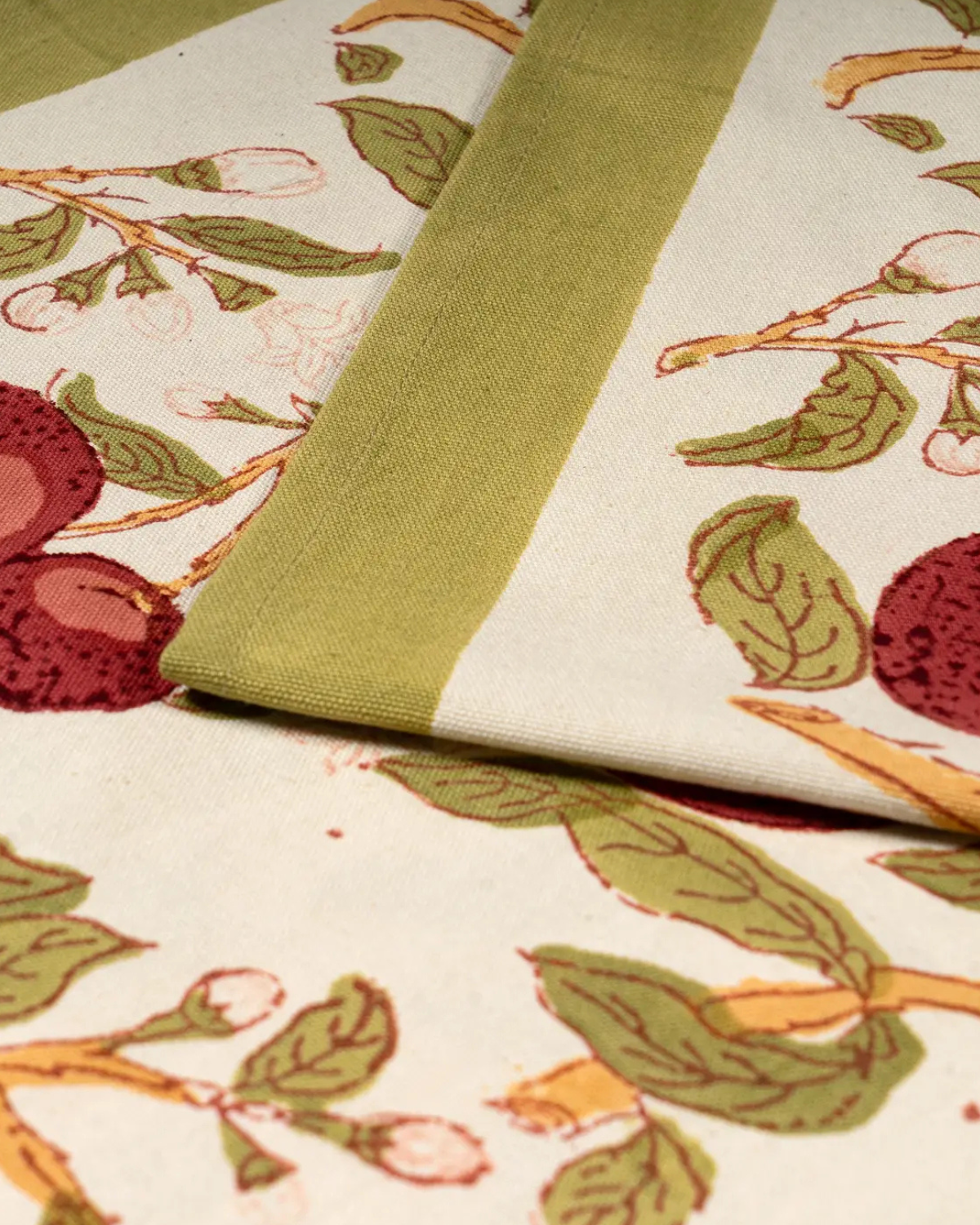 table runner - orange tree
