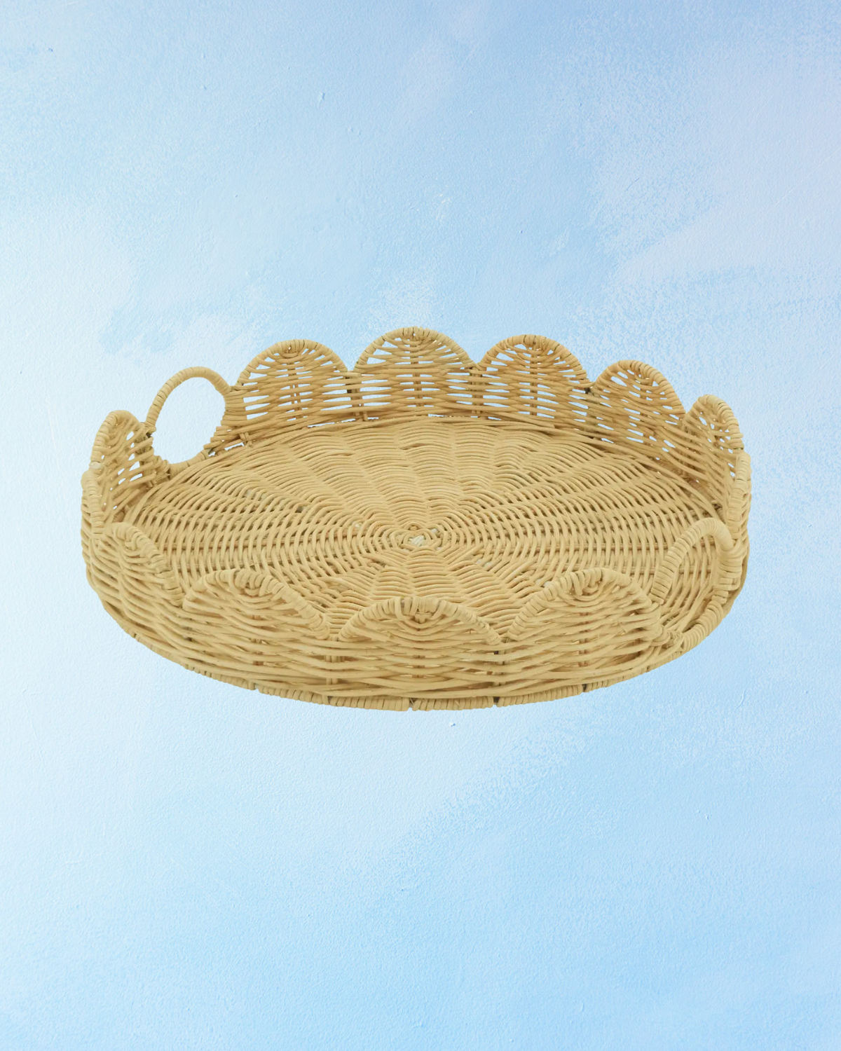 serving tray - round scalloped rattan