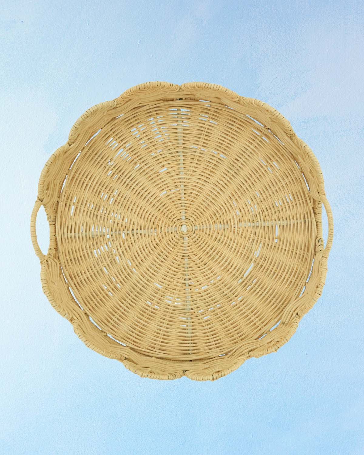 serving tray - round scalloped rattan