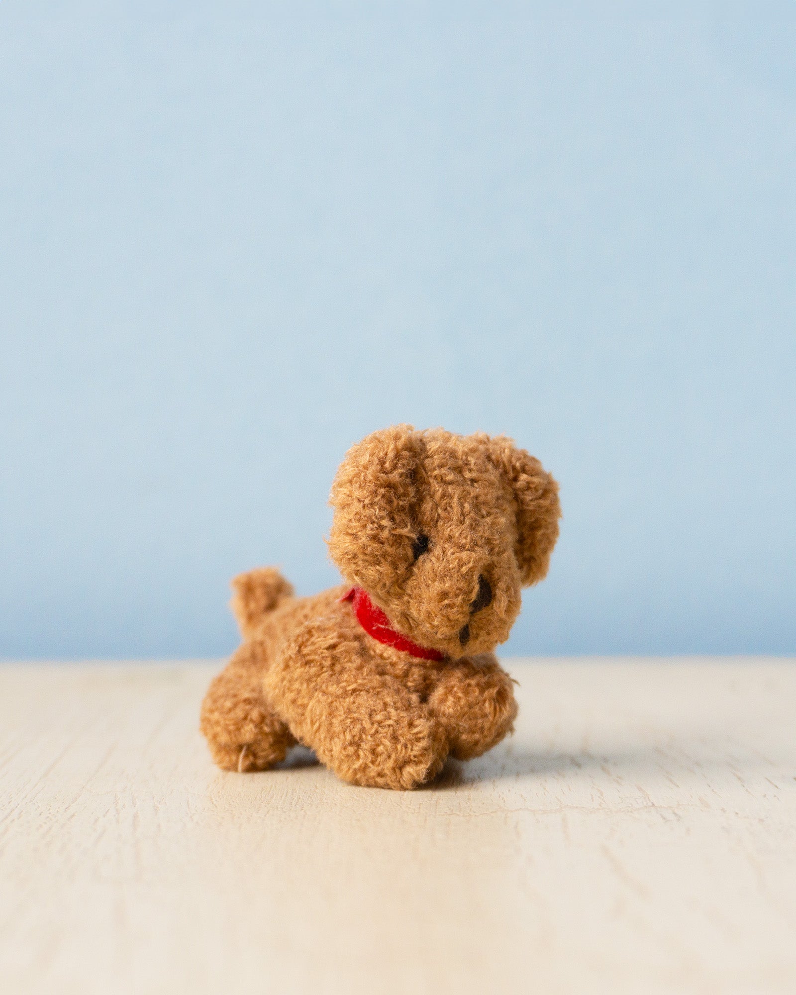 small charm - brown puppy