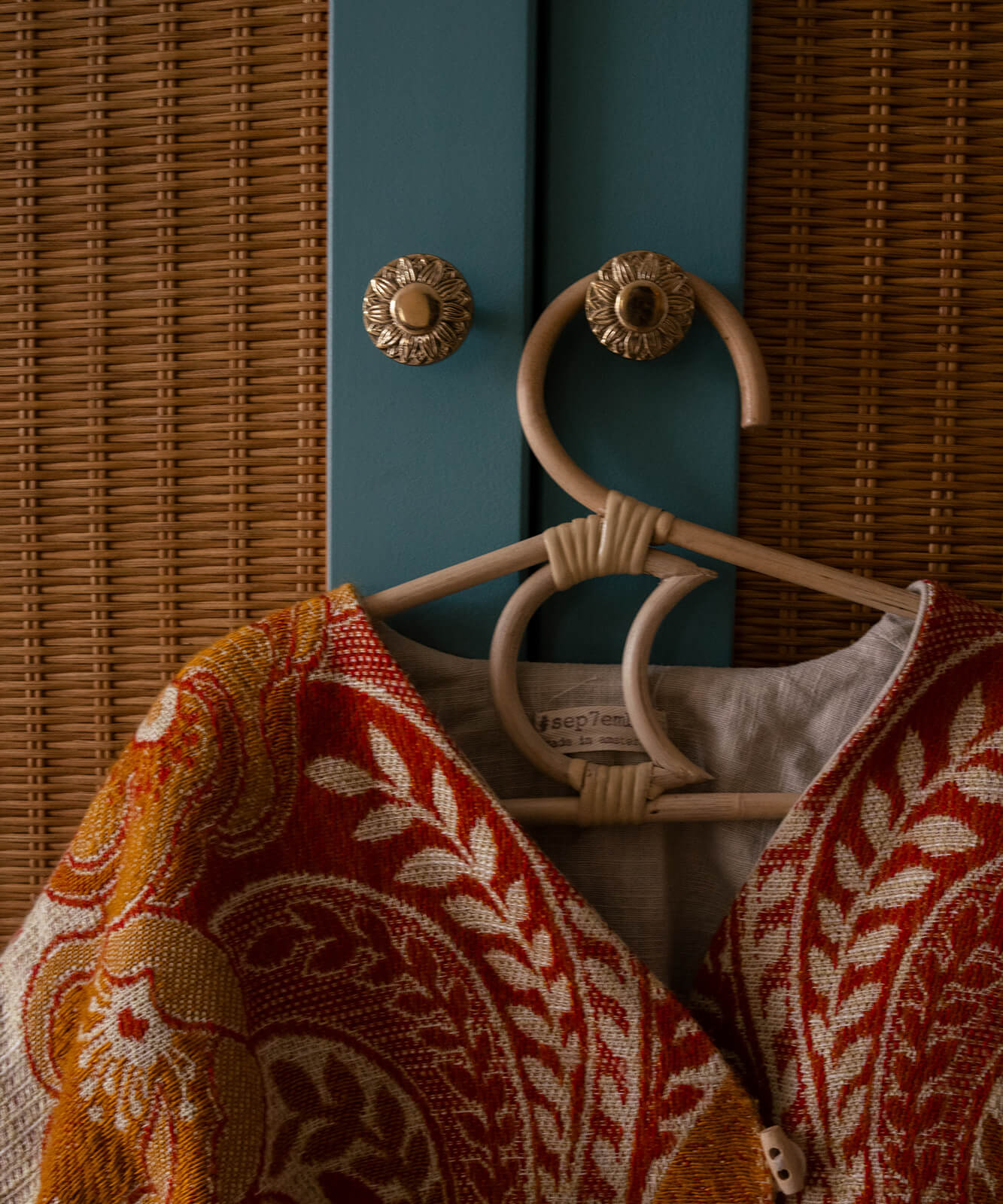 furniture knob - solange sunflower