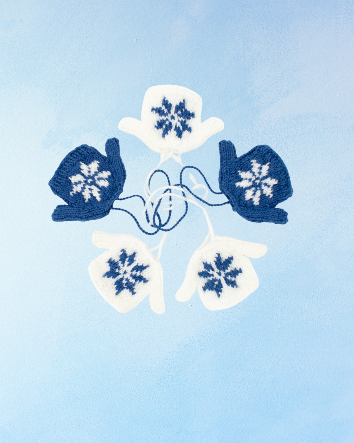 ornament - mini sweater blue and white