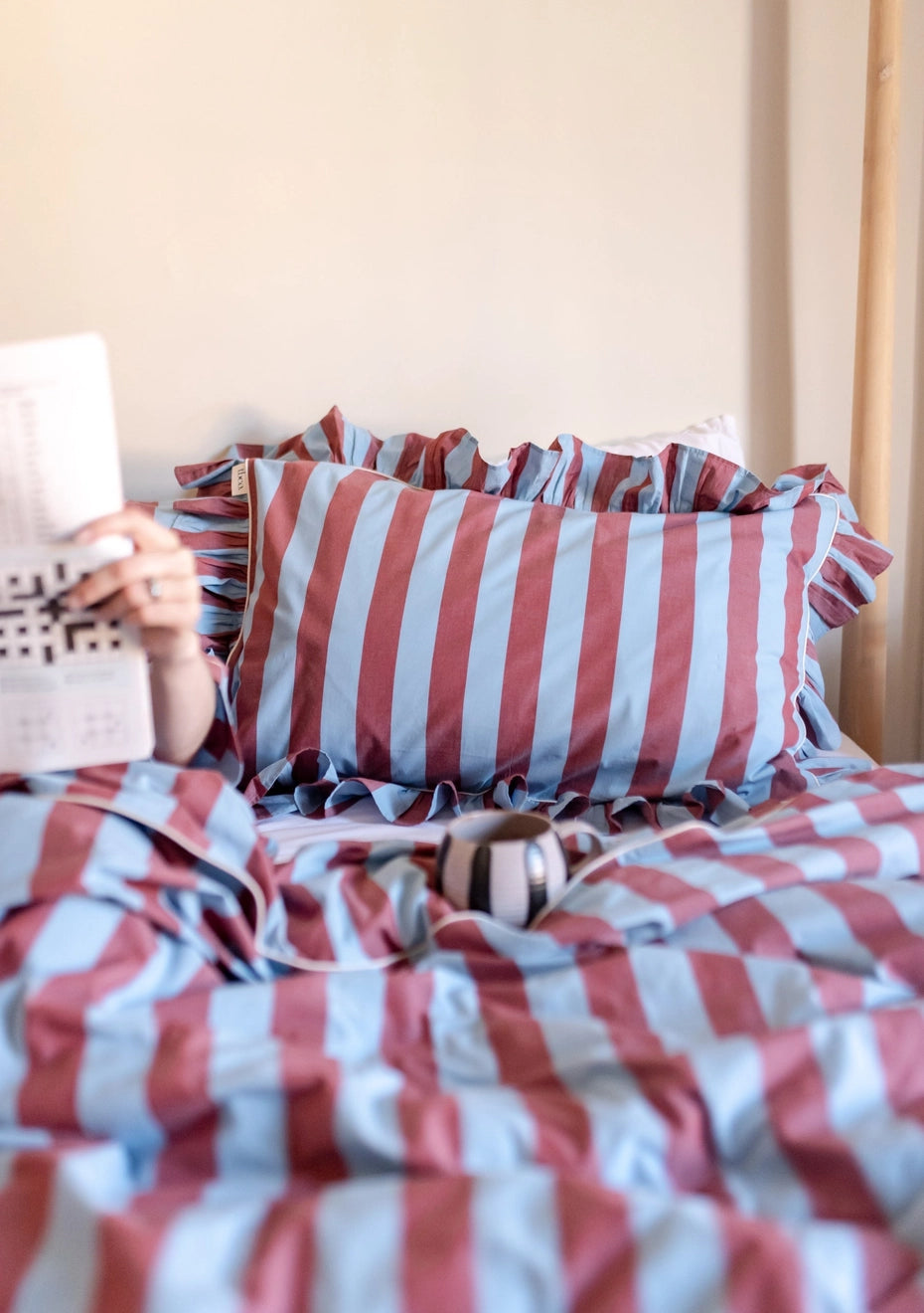 bedding - pillowcases: blue and red stripe ruffle