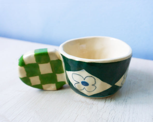 ceramic mug - green flower diamond