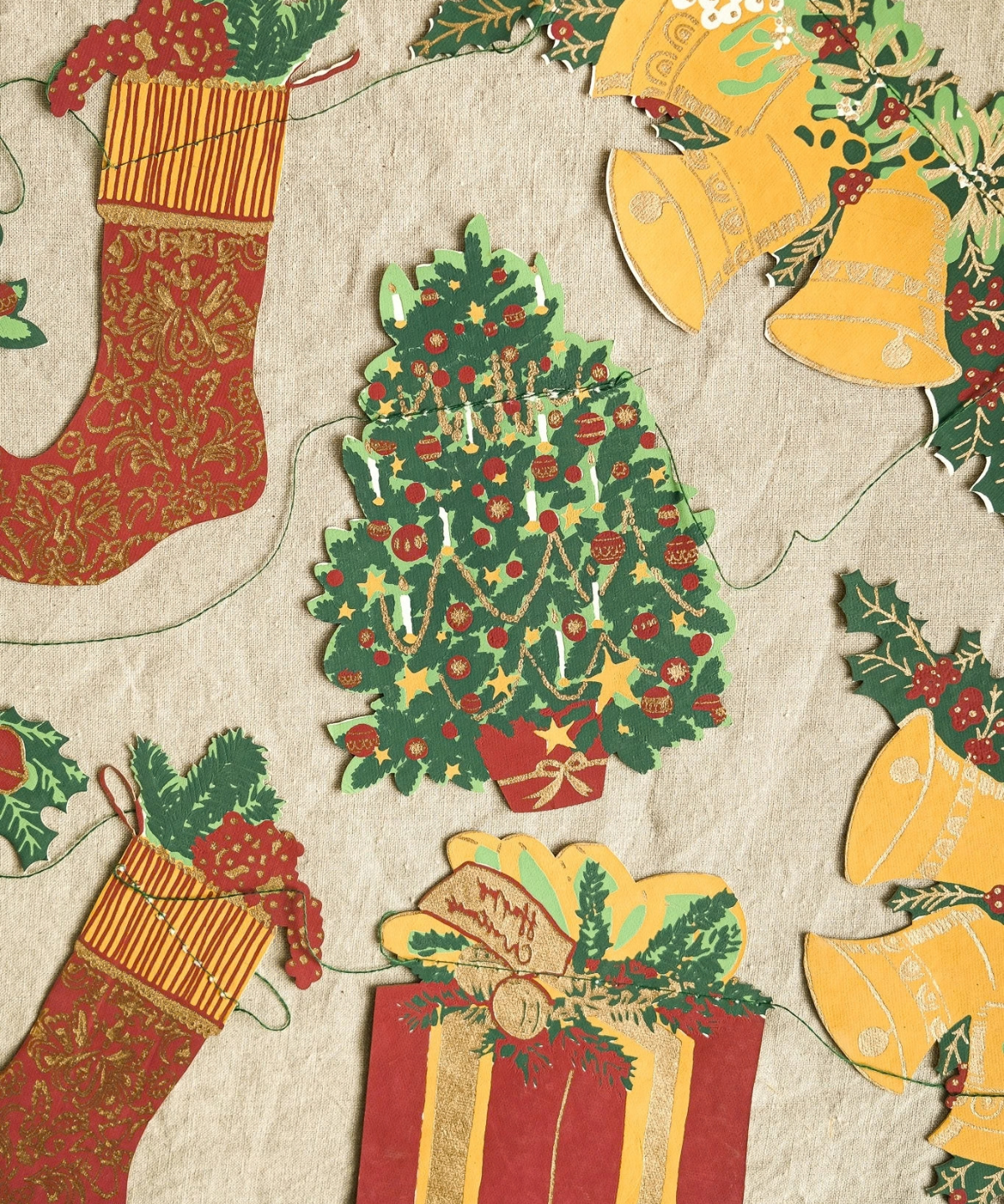 garland - christmas traditions