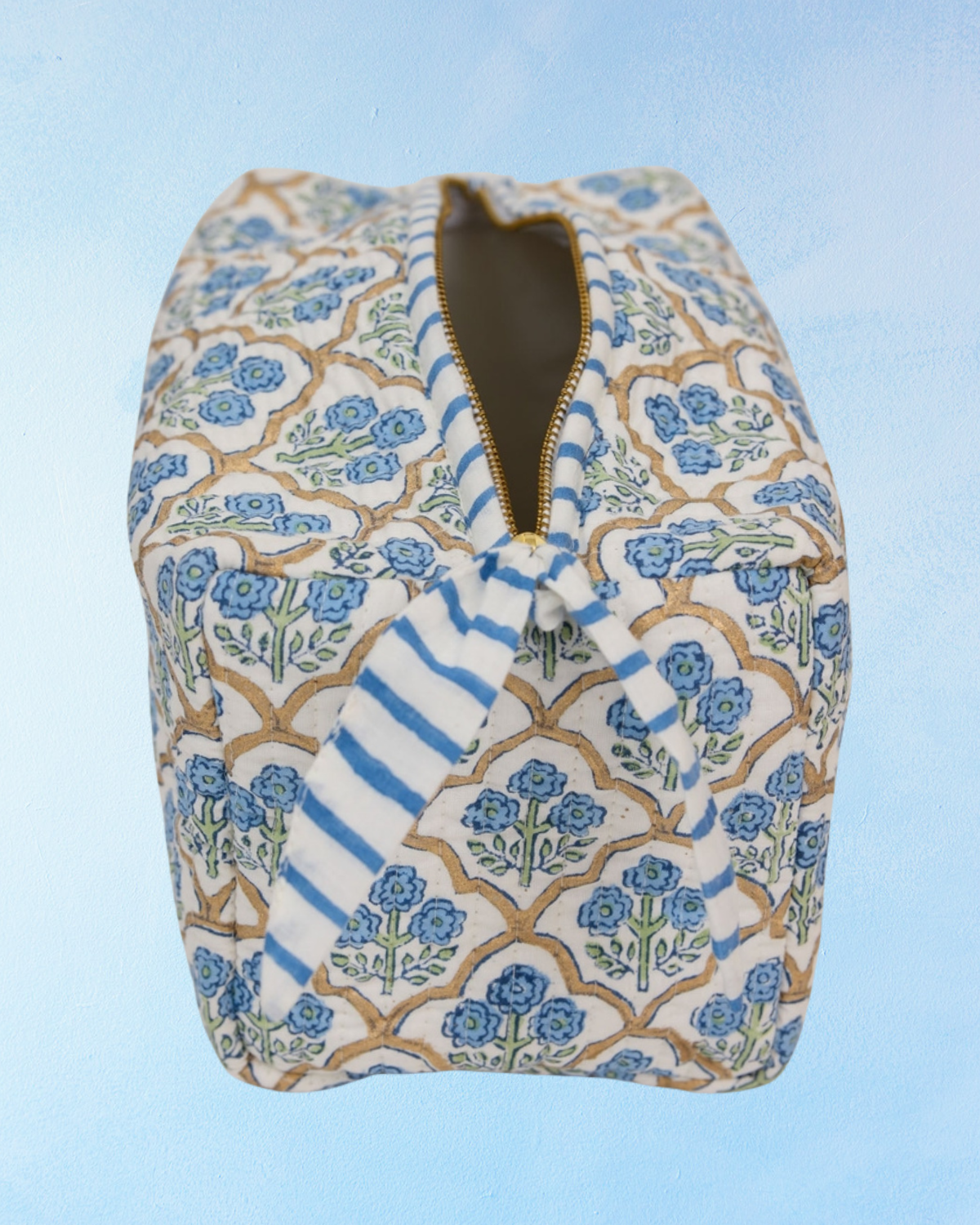 travel pouch - blue trellis