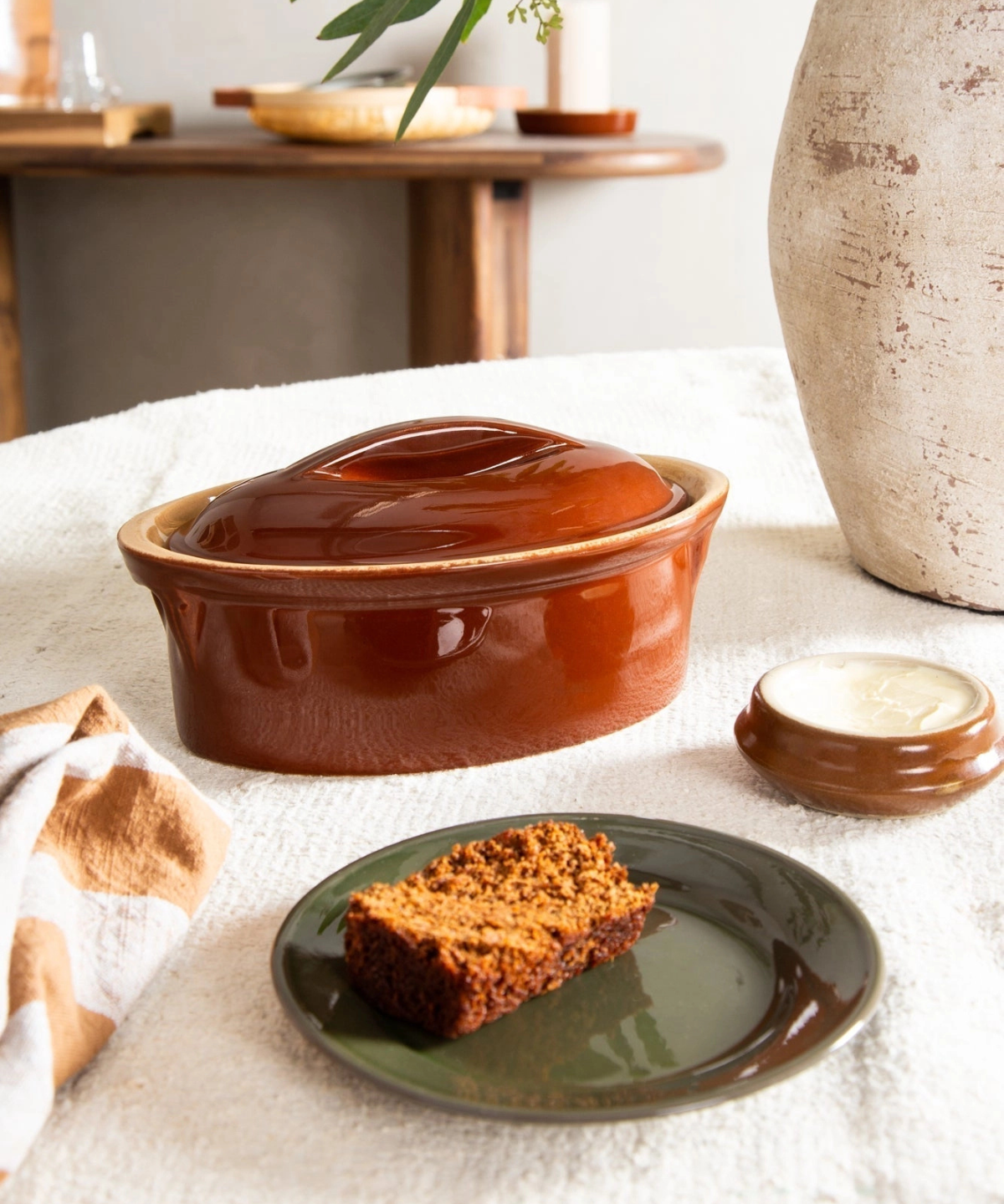 ceramic - vintage small lidded baking dish