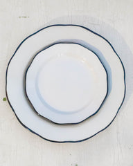 dinner plate - cream scallop w/ edge detail
