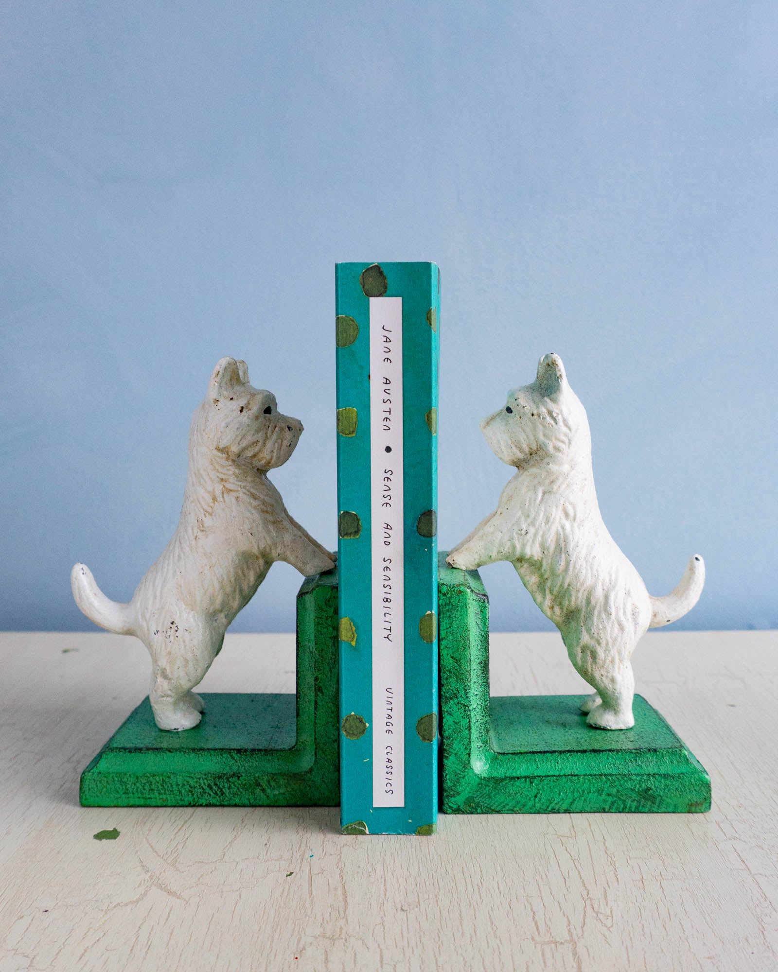 bookends - standing westie