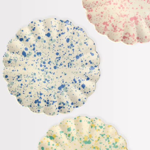 reusable bamboo plates with scallop edge and splatter print. 